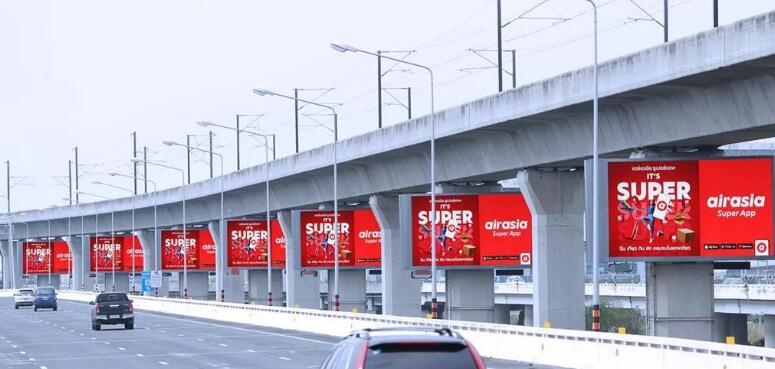 曼谷機場高速廣告