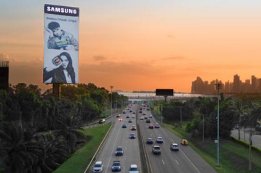 巴拿馬大屏廣告