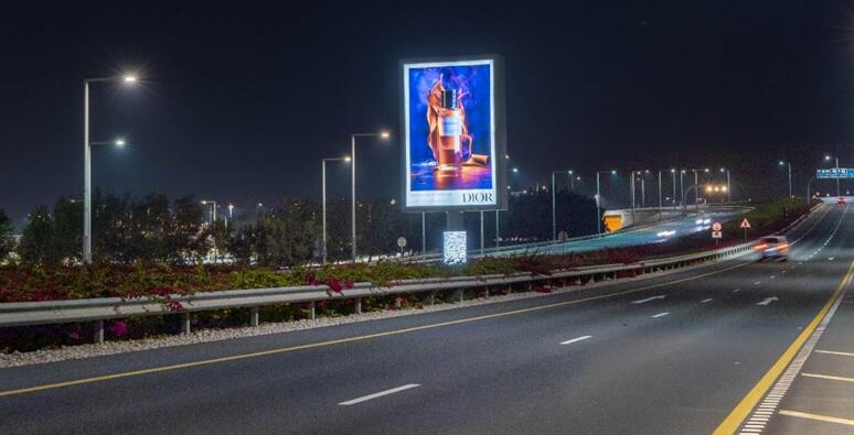 卡塔爾機(jī)場(chǎng)廣告牌